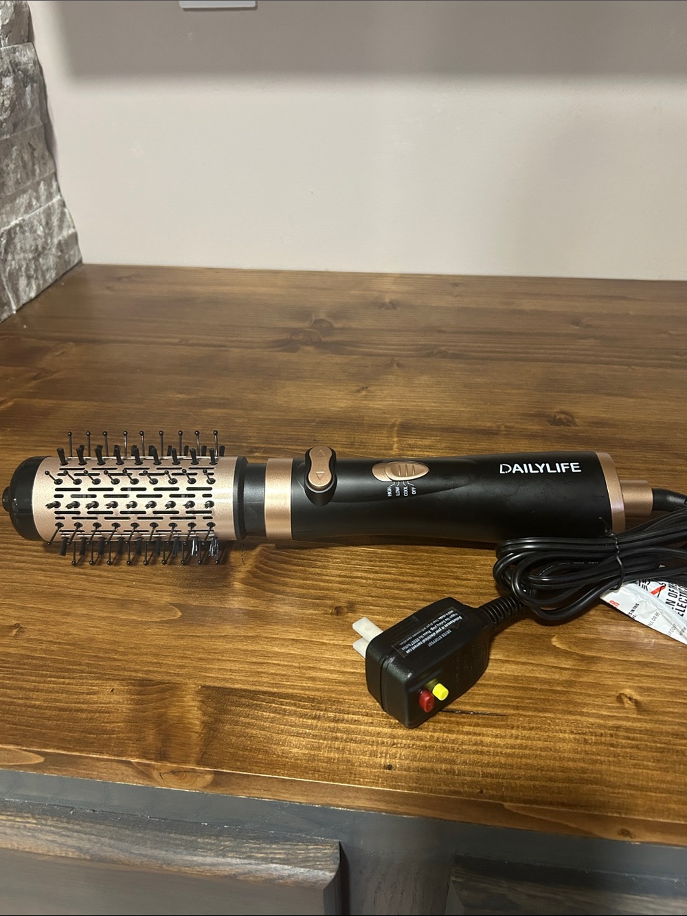 DAILYLIFE 2-in-1 Hot Air Round Brush - Black & Rose Gold new without box